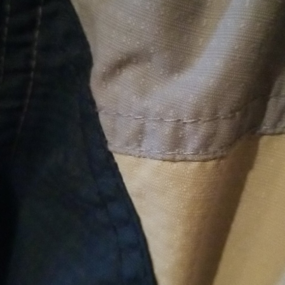 Womans Columbia Windbreaker - Picture 4 of 4